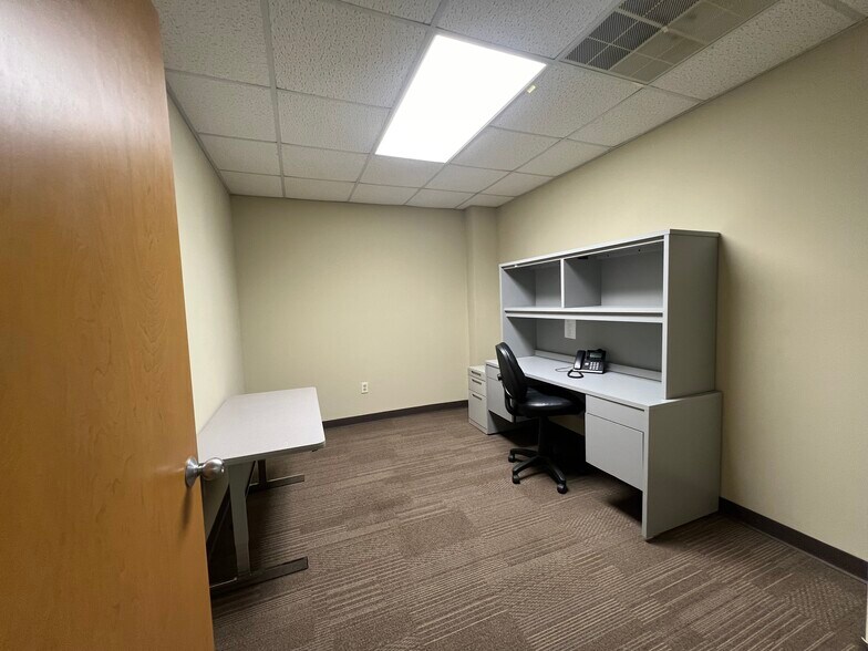 More Photos Of 949 Carl Vison Parkway, Centerville Light Distribution For Lease