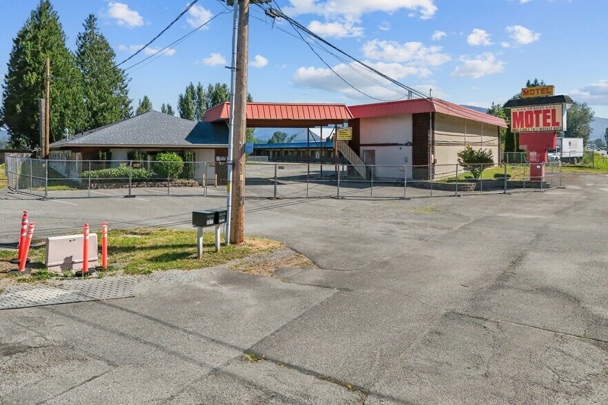 More Photos Of 1862 W State Route 20, Sedro-Woolley Hotel For Sale