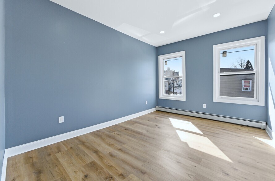 More Photos Of 615 E 22nd St, Paterson General Retail For Sale