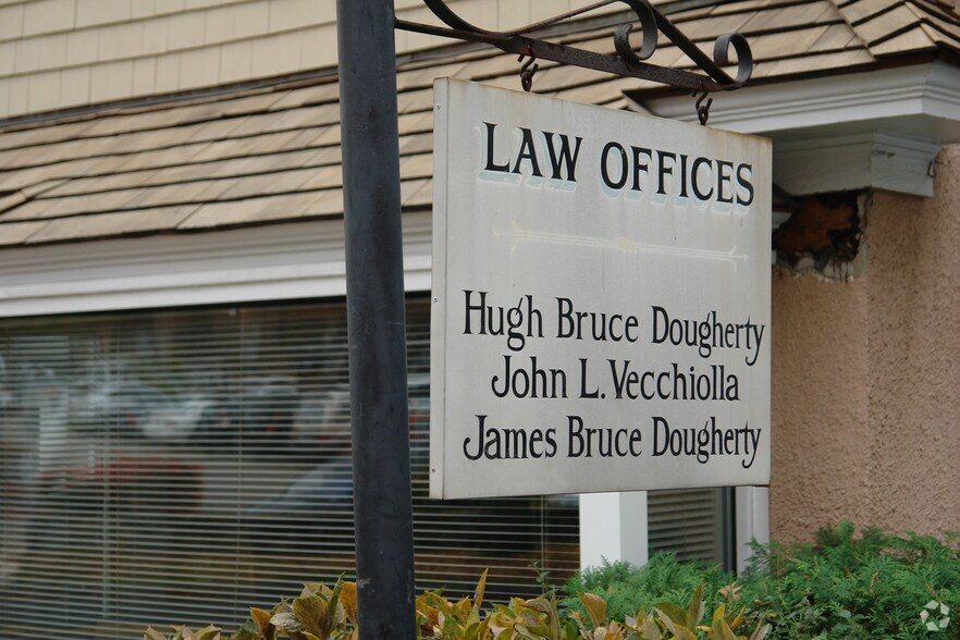 More Photos Of 28 Sound View Dr, Greenwich Office Residential For Lease