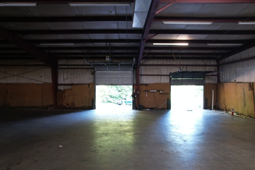 More Photos Of 600 Fork Shoals Rd, Greenville Industrial For Lease