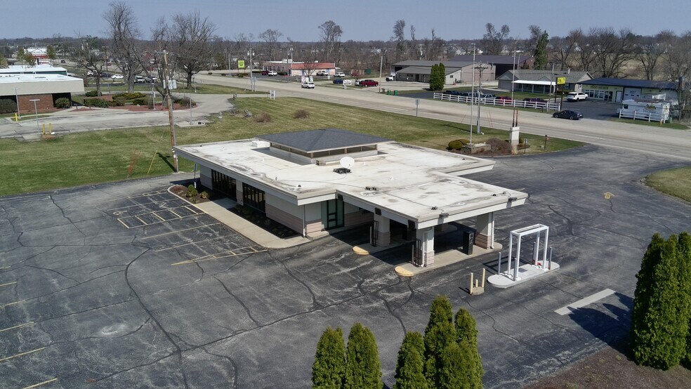 More Photos Of 2636 US 51, Janesville Bank For Sale