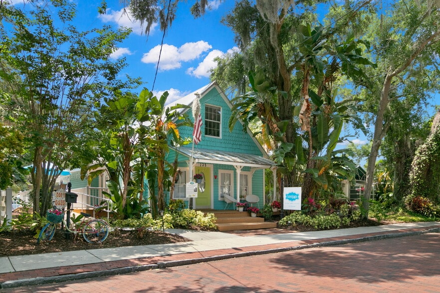 More Photos Of 135 4th Ave N, Safety Harbor Freestanding For Sale