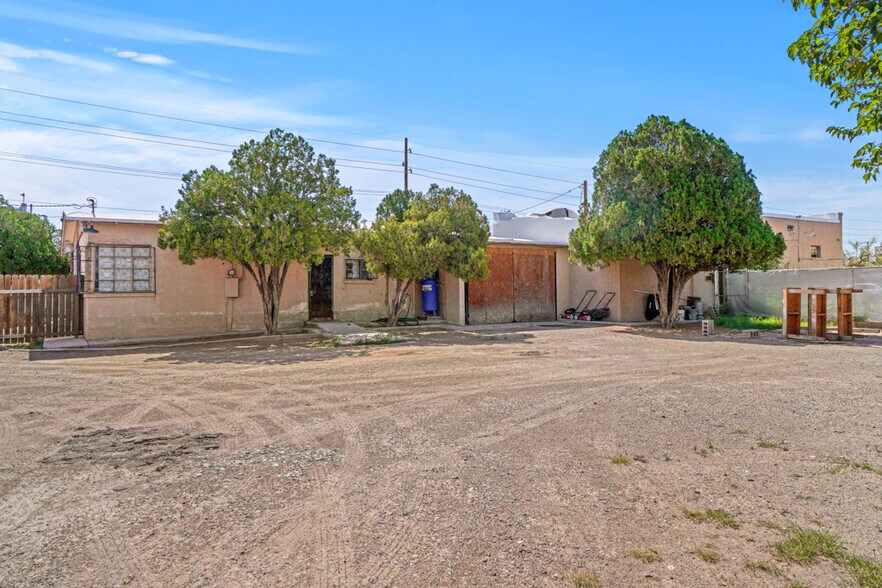 More Photos Of 10108 Socorro Dr, El Paso General Retail For Sale