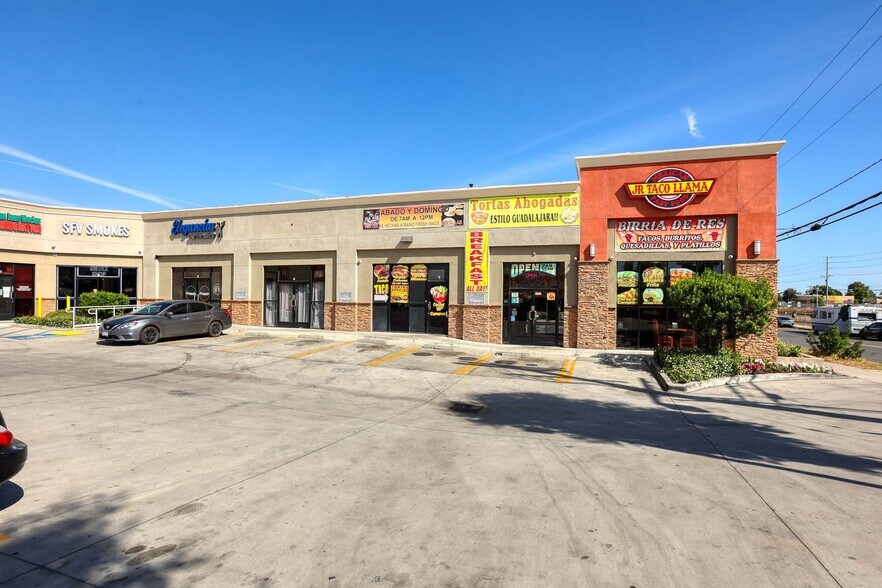 More Photos Of 10118 San Fernando Rd, Pacoima Unknown For Lease