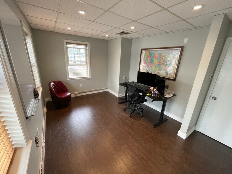 More Photos Of 3231-3233 Superior Ln, Bowie Medical For Lease