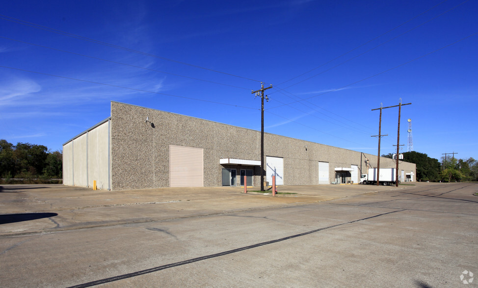 Primary Photo Of 1101-1105 Avenue G, Rosenberg Warehouse For Lease