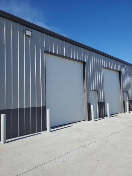 More Photos Of 1335 SW Auburn Rd, Topeka Unknown For Lease