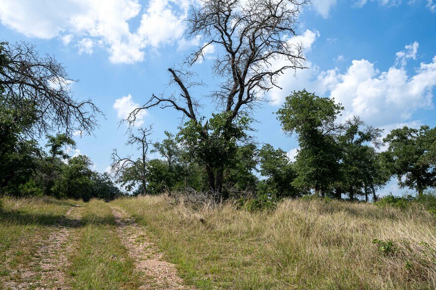 More Photos Of Gravel Pit @ Kingsbury Rd, Seguin Land For Sale