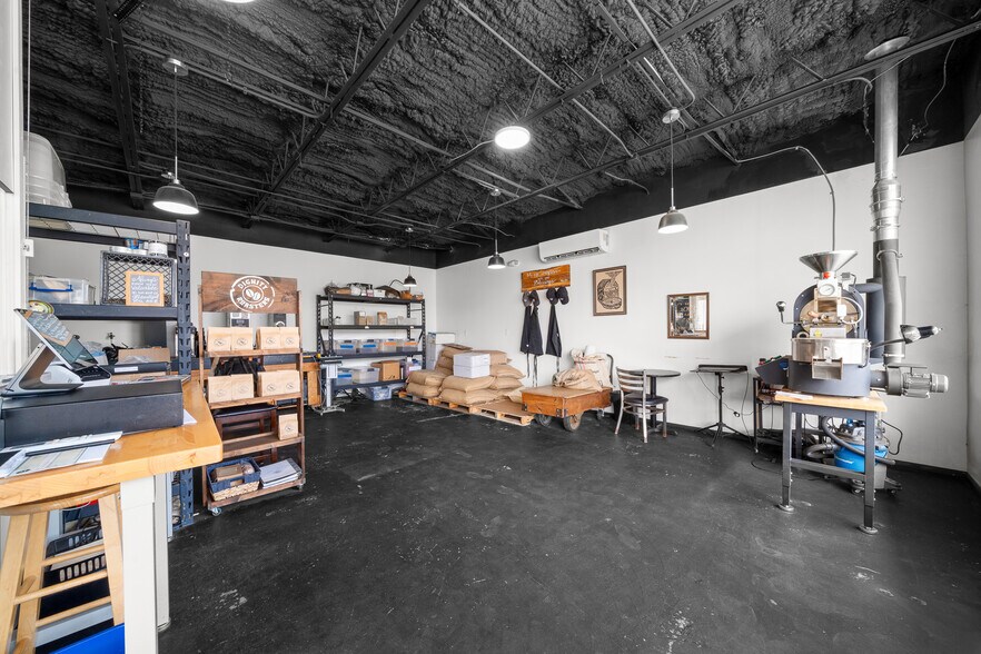 More Photos Of 98 NE 9th St, Ocala Unknown For Lease