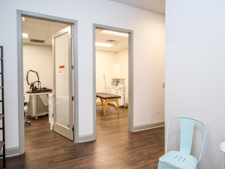 More Photos Of 404 Enterprise Dr, Oxford Medical For Sale