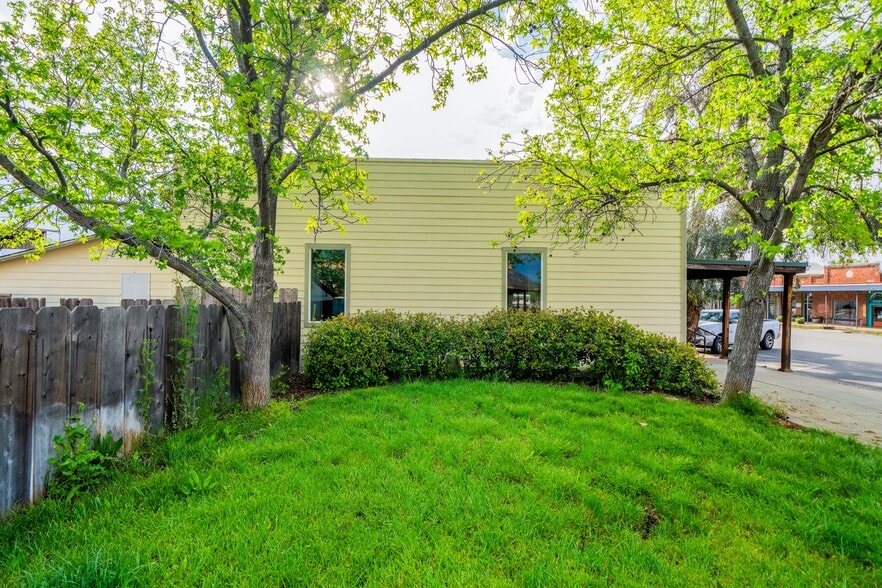 More Photos Of 20832 Front St, Cottonwood General Retail For Sale