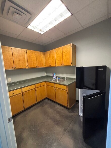 More Photos Of 5010 B U Bowman Dr, Buford Flex For Lease