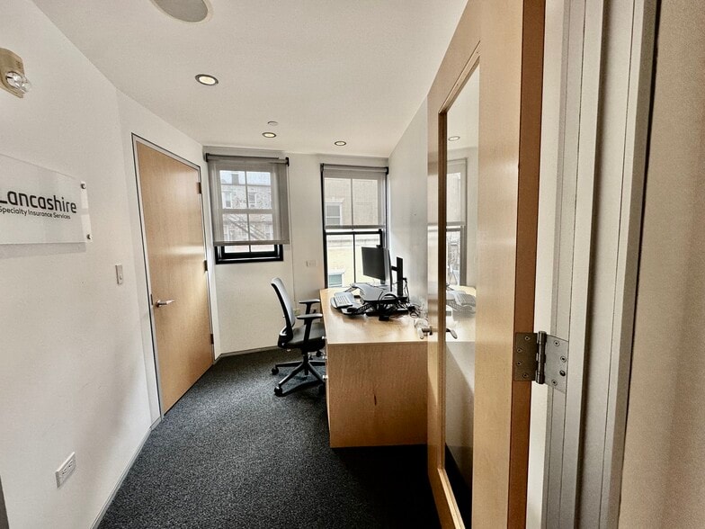 More Photos Of 12 Havemeyer Pl, Greenwich Office For Lease