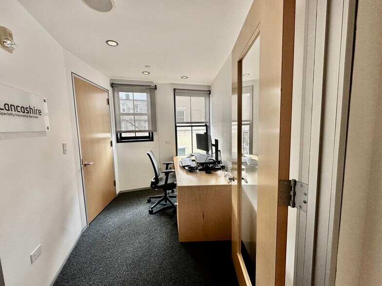 More Photos Of 12 Havemeyer Pl, Greenwich Office For Lease