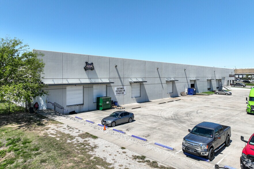 More Photos Of 5650 Kroger Dr, Keller General Retail For Lease