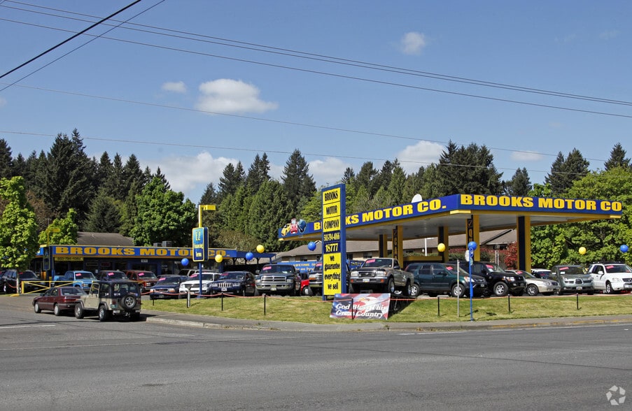 More Photos Of 18777 SE Mcloughlin Blvd, Milwaukie Service Station For Sale