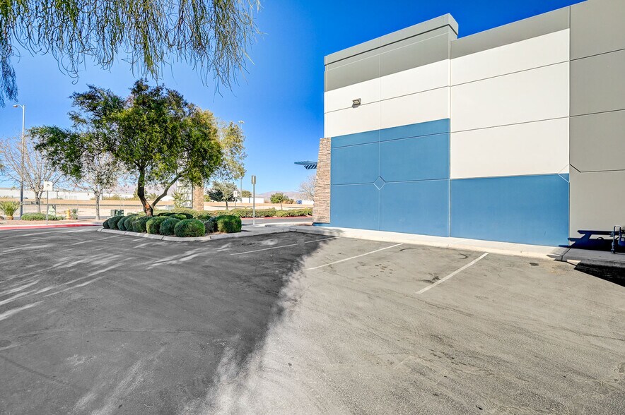 More Photos Of 3908 Civic Center Dr, North Las Vegas Distribution For Lease