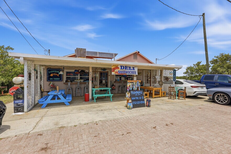 More Photos Of 505 3rd St, Cedar Key Restaurant For Sale