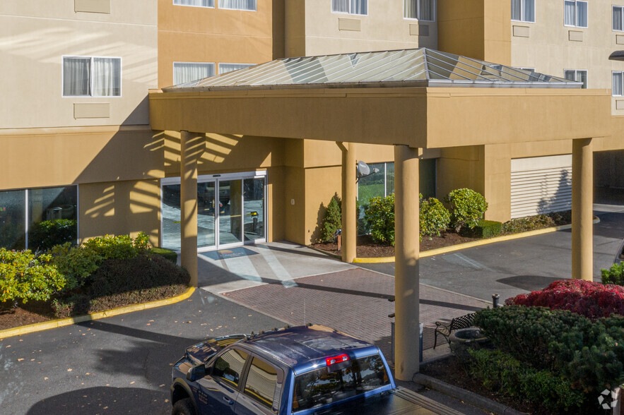 More Photos Of 13700 Aurora Ave N, Seattle Hotel For Sale