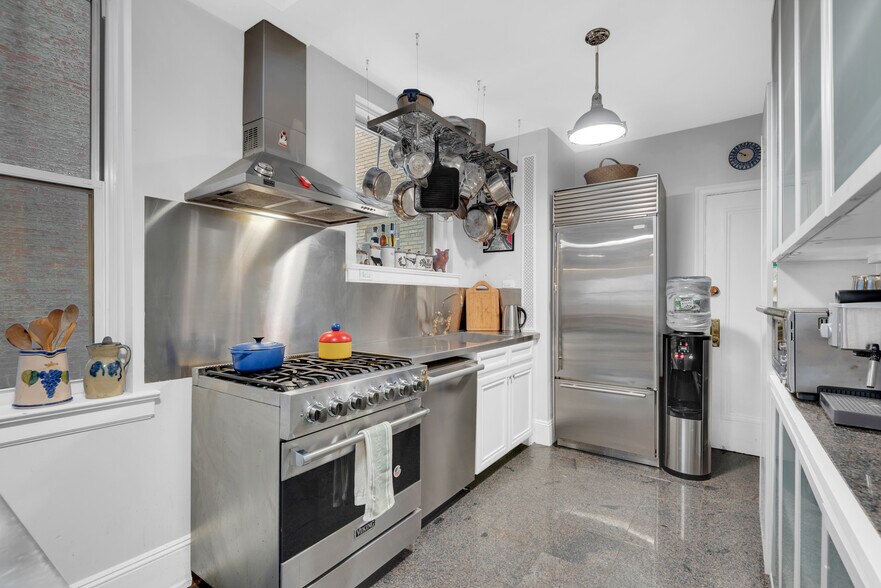 More Photos Of 9 E 96th St, New York Apartments For Sale