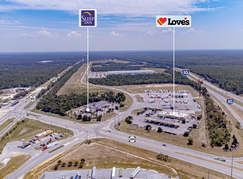 More Photos Of 300 Mossy Head Plaza Dr, Defuniak Springs Distribution For Sale