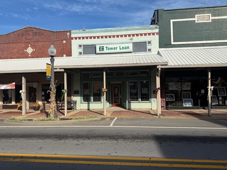 More Photos Of 125 Main St W, Hartselle Storefront For Sale