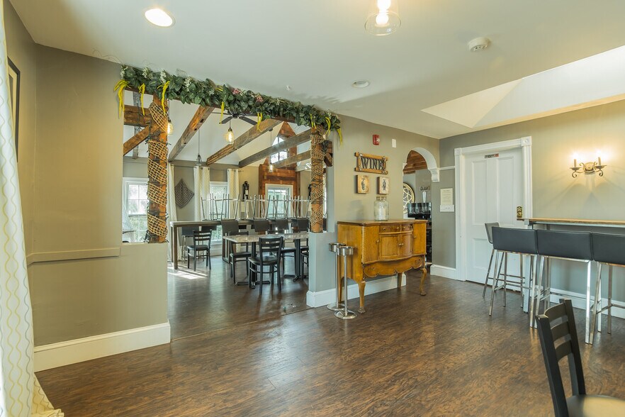 More Photos Of 17 N Main St, Cranbury Restaurant For Sale