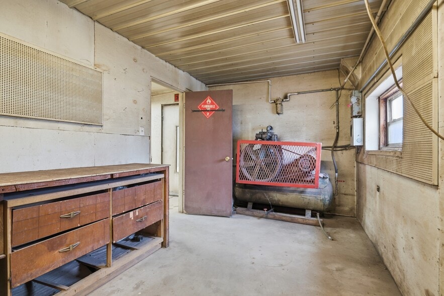 More Photos Of 300 Main St N, Hazleton Freestanding For Sale