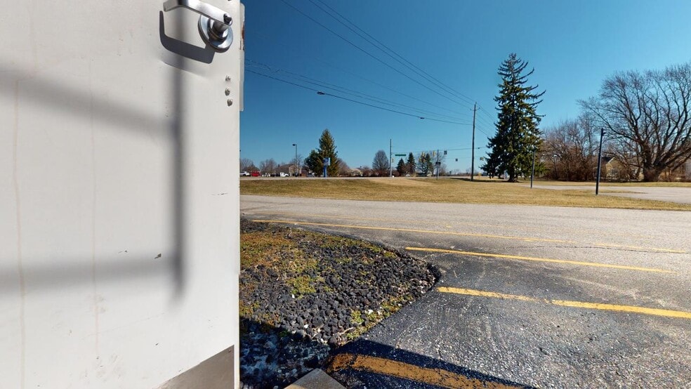 More Photos Of 7947 Southeastern Ave, Indianapolis Loft Creative Space For Lease