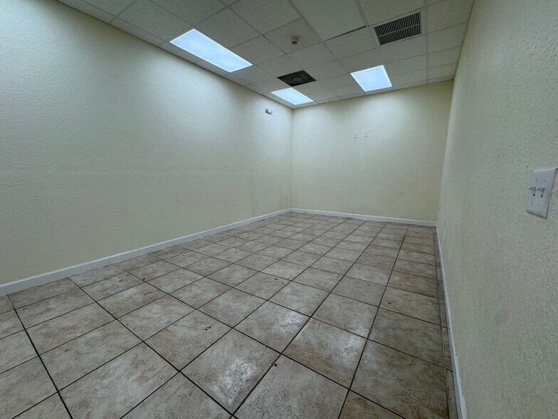 More Photos Of 24 SW 10th St, Fort Lauderdale Office Residential For Lease