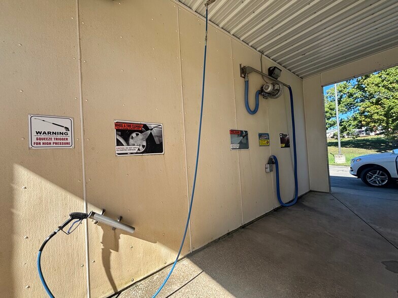 More Photos Of 312 N Main St, Gravois Mills Carwash For Sale