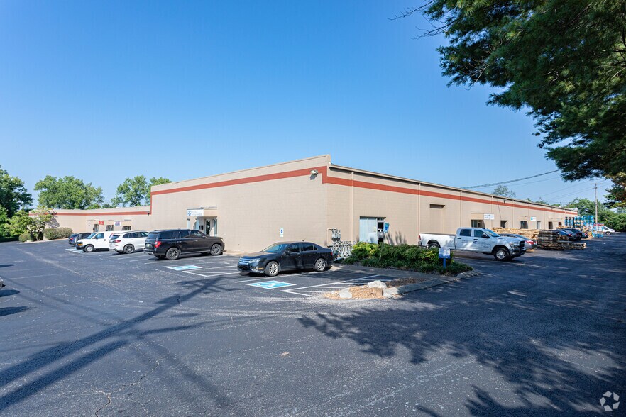 Primary Photo Of 1830 Air Lane Dr, Nashville Showroom For Lease