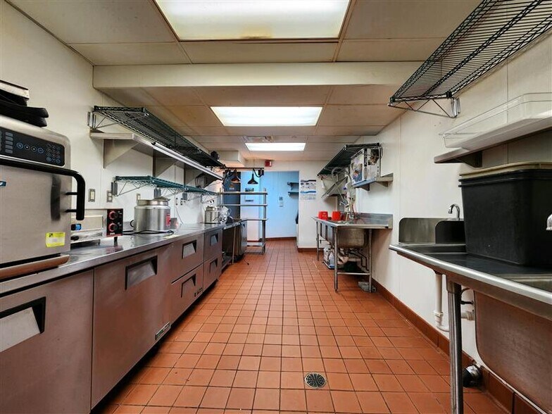 More Photos Of 400-426 Saint Peter St, Saint Paul Office For Lease