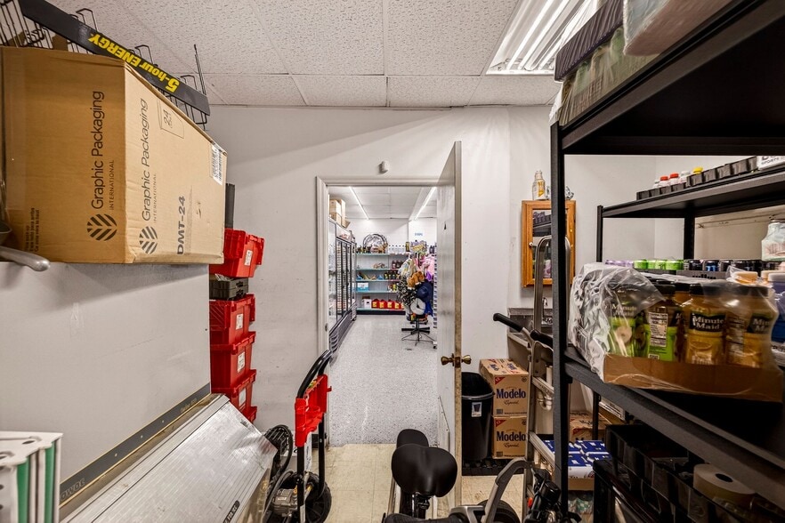 More Photos Of 6118 W Jim Bilton Blvd, Saint George Convenience Store For Sale