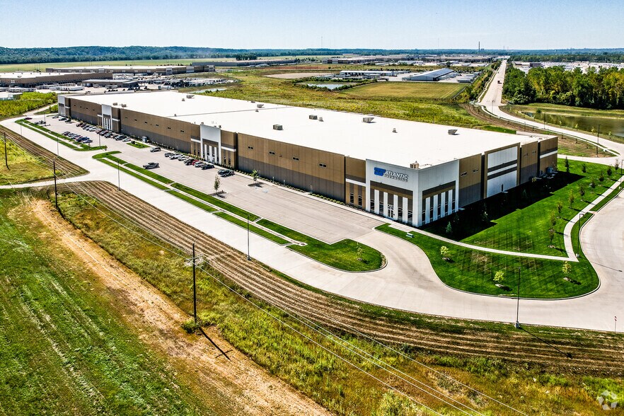 More Photos Of 14301 NE 41st St, Kansas City Warehouse For Lease