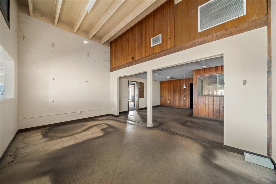 More Photos Of 1120 N Magnolia Ave, Ocala Warehouse For Lease