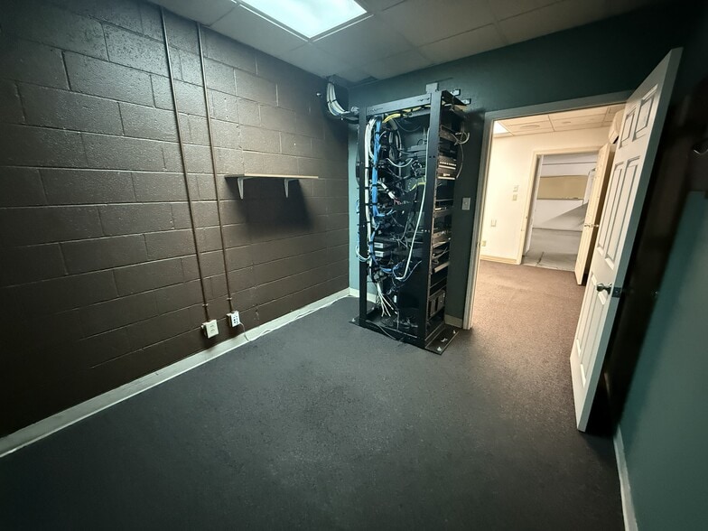 More Photos Of 50 Snider Way, Sparks Light Distribution For Lease