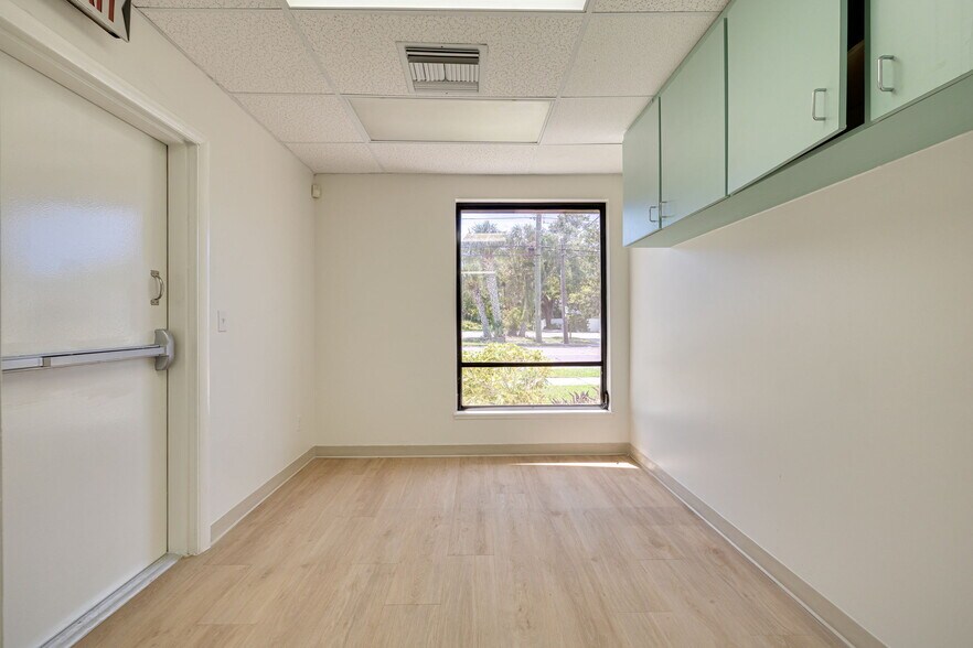 More Photos Of 1105 S Fort Harrison Ave, Clearwater Medical For Lease