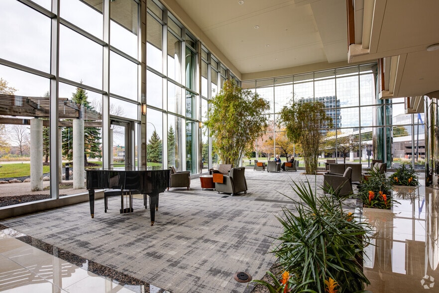 More Photos Of 8000 Norman Center Dr, Bloomington Office For Lease