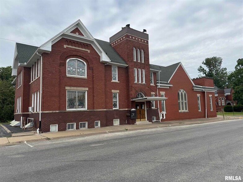 More Photos Of 170 W Hurst St, Bushnell Religious Facility For Sale