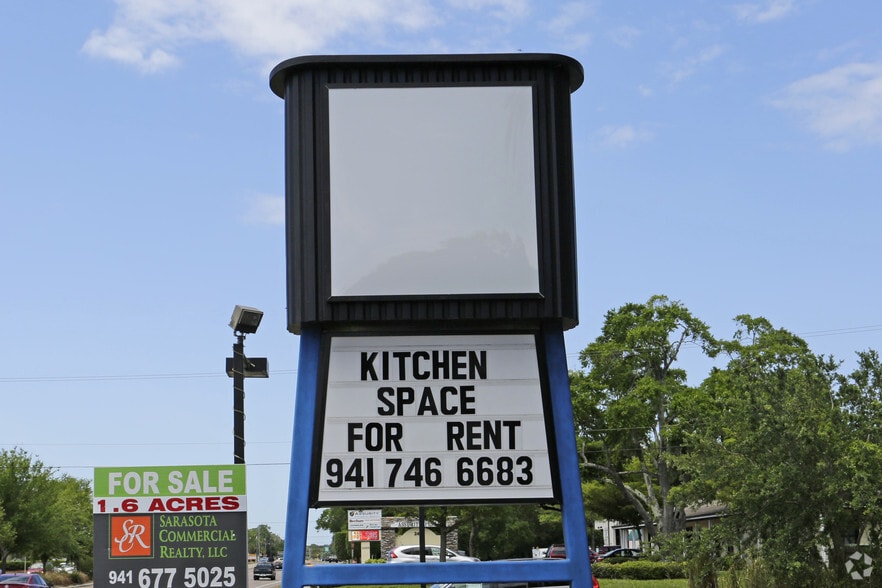 More Photos Of 2505 Manatee Ave E, Bradenton Restaurant For Sale