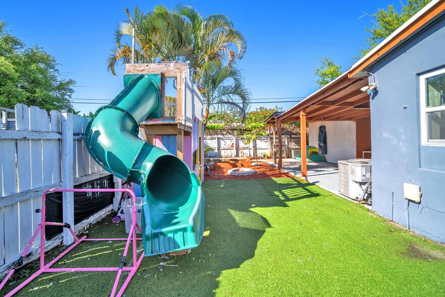 More Photos Of 7151 Taft St, Hollywood Office Residential For Sale