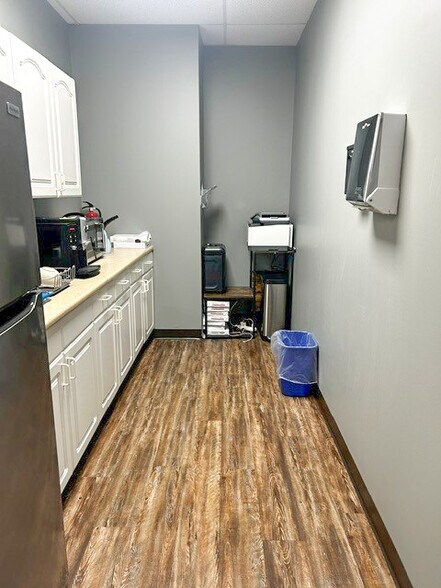 More Photos Of 7702 E 91st St, Tulsa Medical For Lease