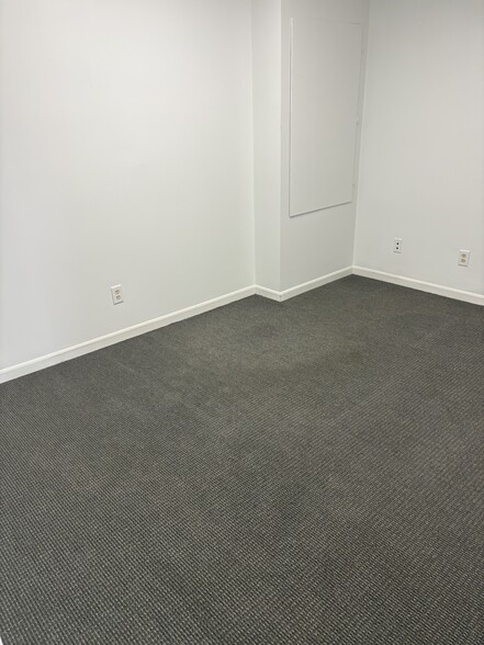More Photos Of 6208-6222 Covington Rd, Fort Wayne Freestanding For Lease
