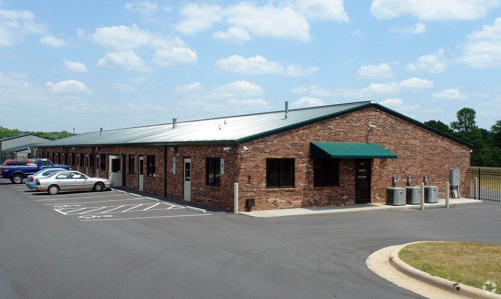 More Photos Of 3935 Westpoint Blvd, Winston-Salem Self Storage For Lease