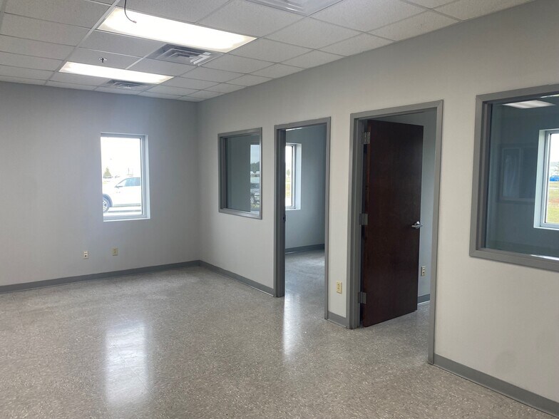 More Photos Of 101 Morgan Lakes Blvd, Pooler Warehouse For Lease