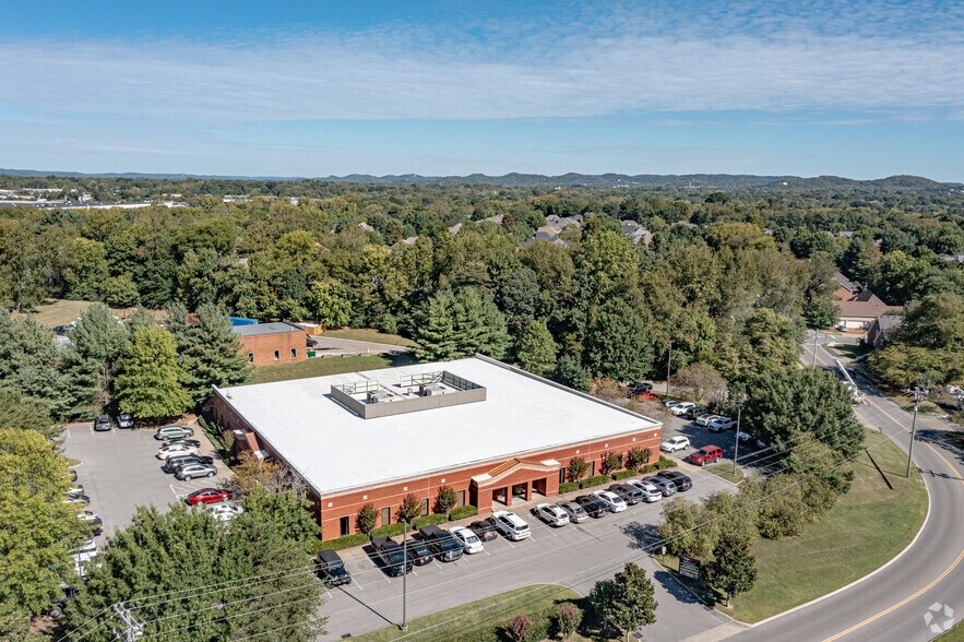 More Photos Of 235 Noah Dr, Franklin Loft Creative Space For Lease