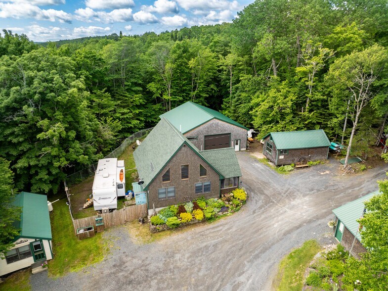 More Photos Of 15 Lower Wilson Pond Rd, Greenville Specialty For Sale