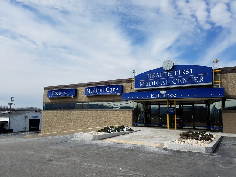 Primary Photo Of 1829 University Dr, Dunbar Medical For Lease